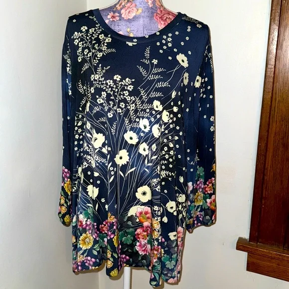 Johnny Was THE JANIE FAVORITE PUFF SLEEVE TOP Navy Blue Long Sleeve Floral Top - Picture 2 of 5